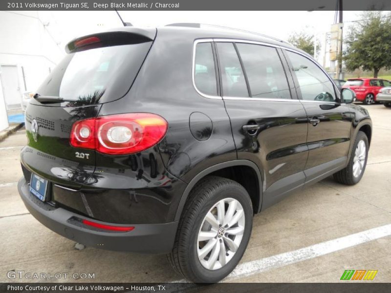 Deep Black Metallic / Charcoal 2011 Volkswagen Tiguan SE