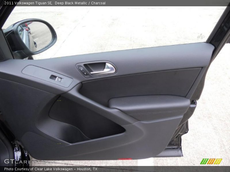 Door Panel of 2011 Tiguan SE