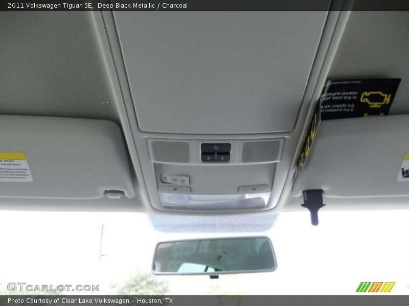 Deep Black Metallic / Charcoal 2011 Volkswagen Tiguan SE