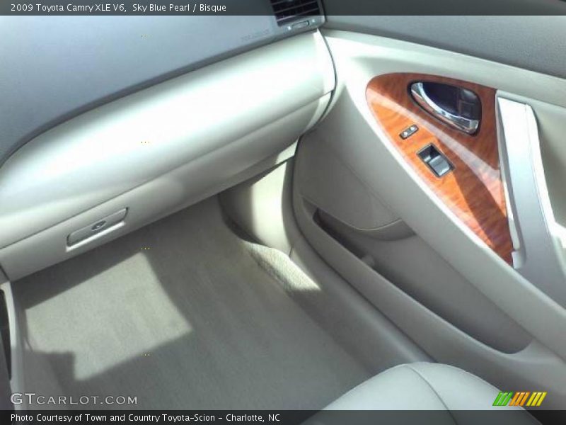 Sky Blue Pearl / Bisque 2009 Toyota Camry XLE V6
