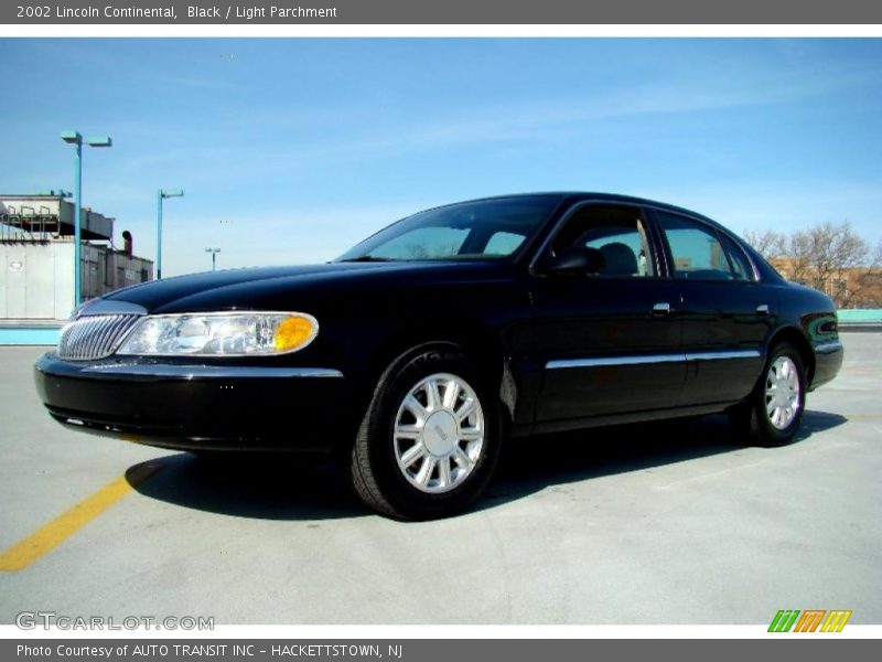 Black / Light Parchment 2002 Lincoln Continental