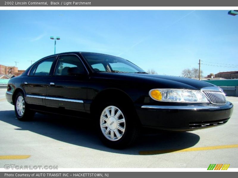 Black / Light Parchment 2002 Lincoln Continental