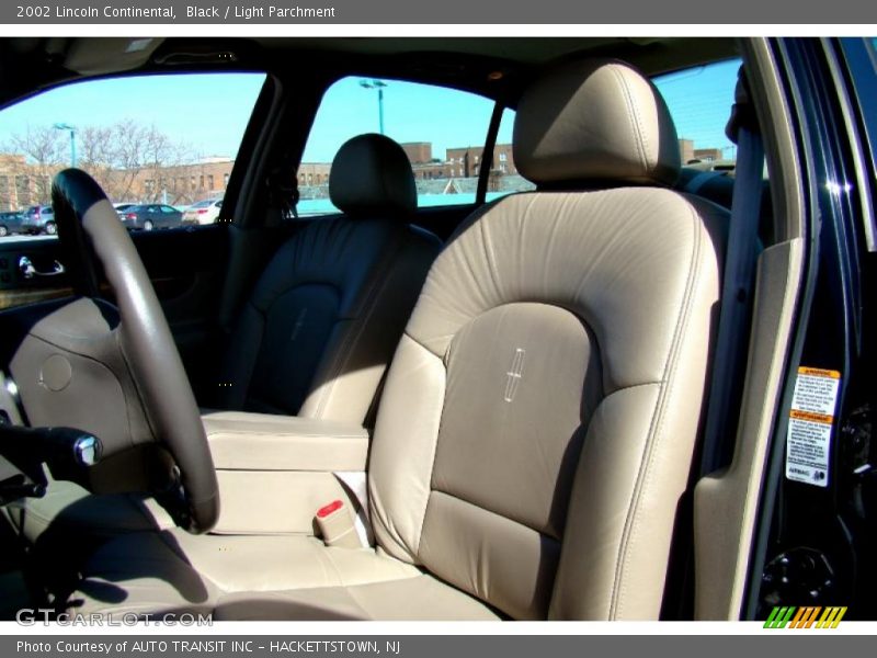Black / Light Parchment 2002 Lincoln Continental