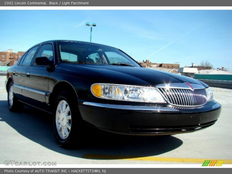 Black / Light Parchment 2002 Lincoln Continental