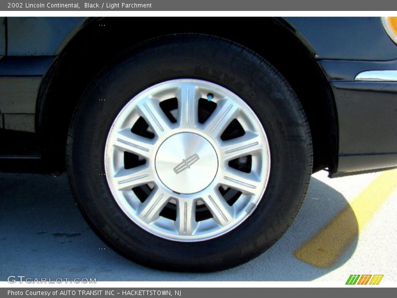 Black / Light Parchment 2002 Lincoln Continental