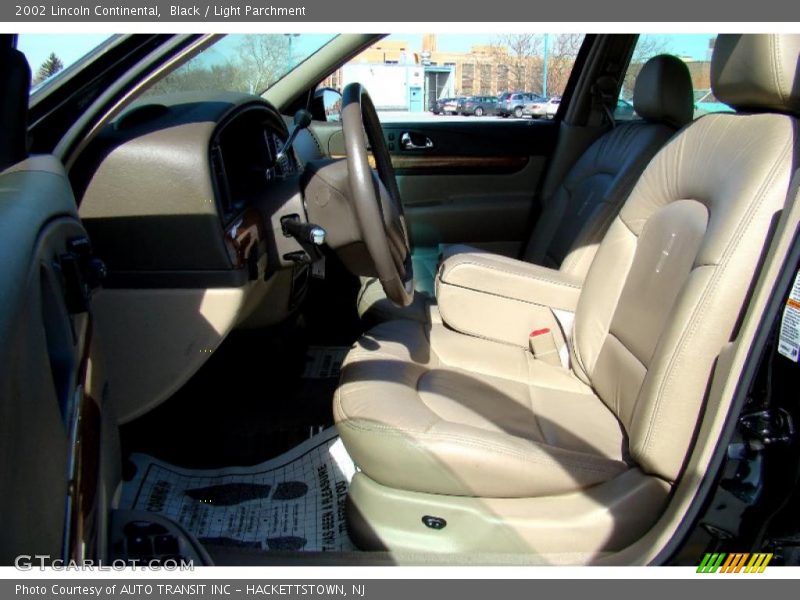 Black / Light Parchment 2002 Lincoln Continental