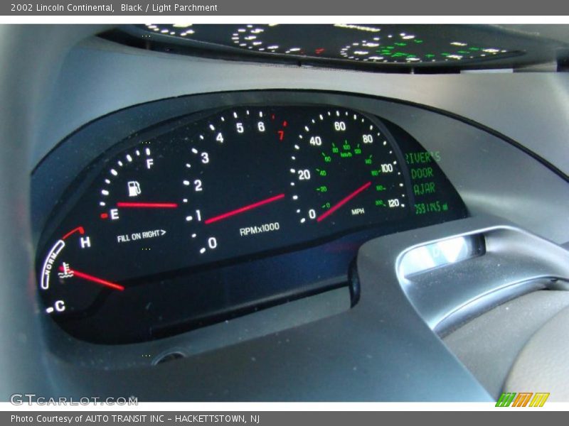 Black / Light Parchment 2002 Lincoln Continental