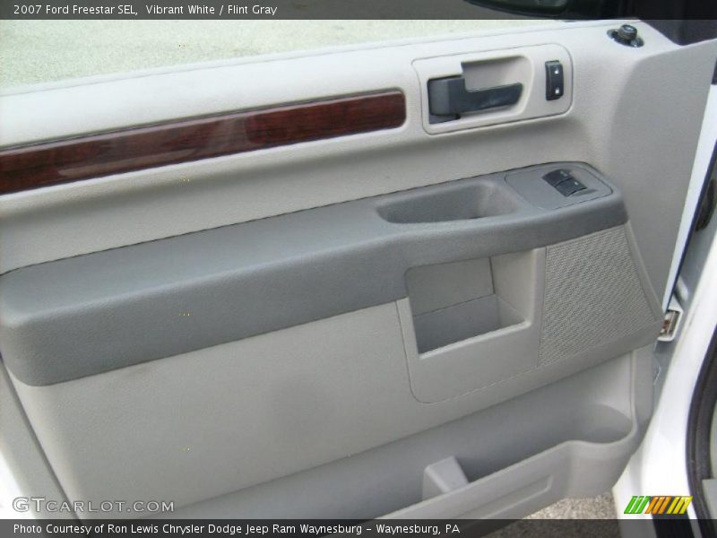 Vibrant White / Flint Gray 2007 Ford Freestar SEL