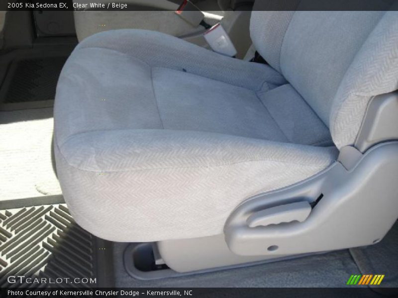 Clear White / Beige 2005 Kia Sedona EX