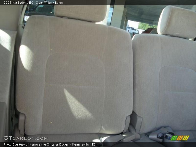 Clear White / Beige 2005 Kia Sedona EX