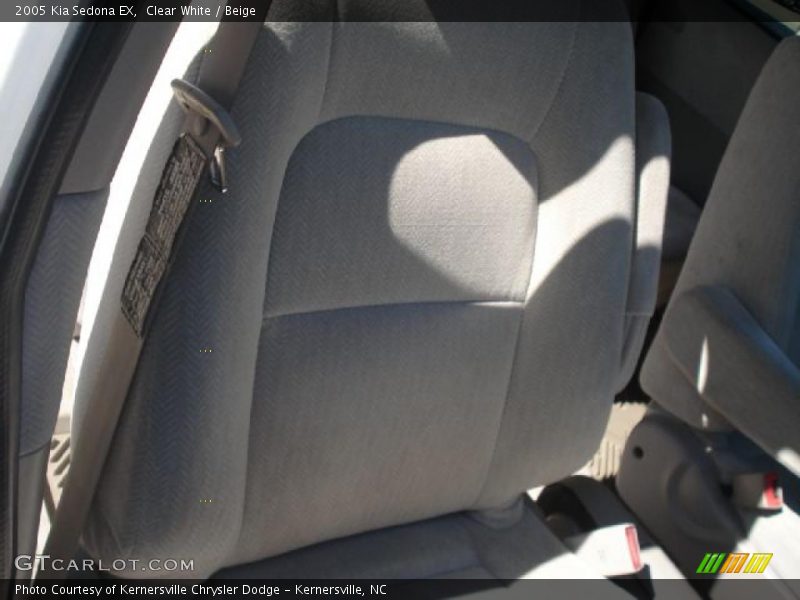Clear White / Beige 2005 Kia Sedona EX