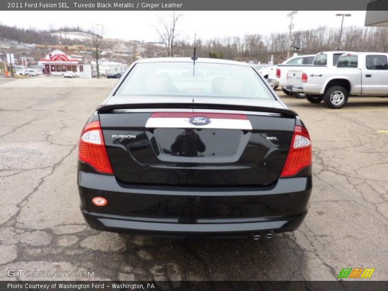 Tuxedo Black Metallic / Ginger Leather 2011 Ford Fusion SEL