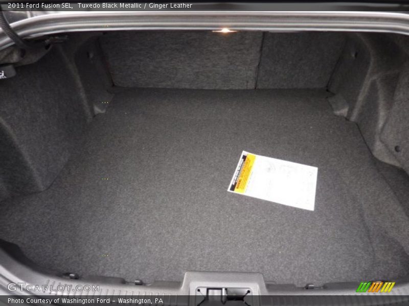 Tuxedo Black Metallic / Ginger Leather 2011 Ford Fusion SEL