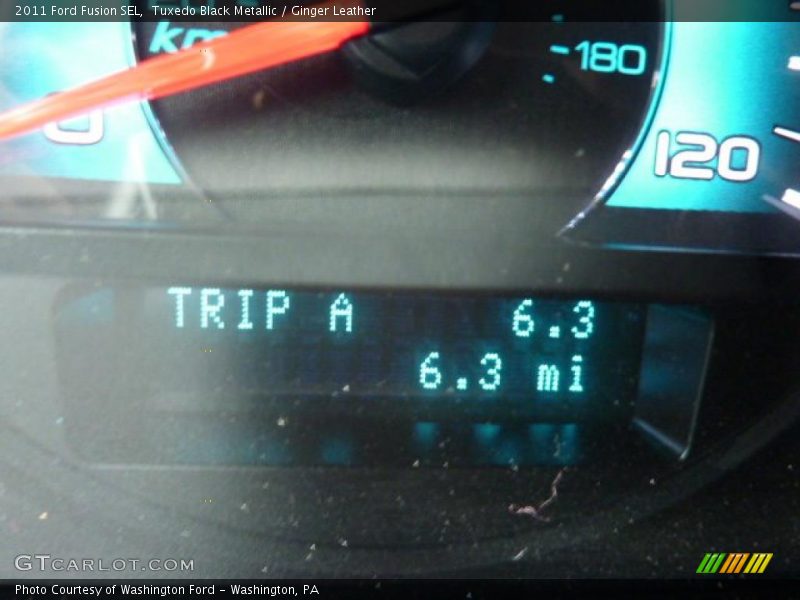 Tuxedo Black Metallic / Ginger Leather 2011 Ford Fusion SEL