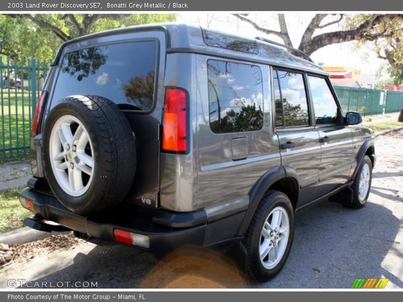 Bonatti Grey Metallic / Black 2003 Land Rover Discovery SE7