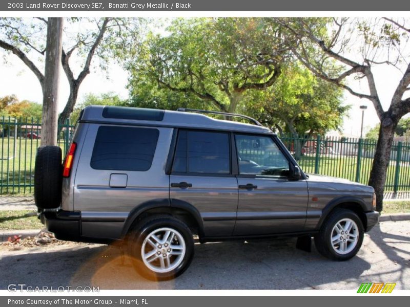 Bonatti Grey Metallic / Black 2003 Land Rover Discovery SE7