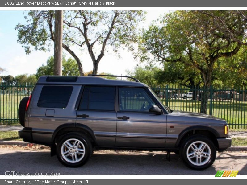Bonatti Grey Metallic / Black 2003 Land Rover Discovery SE7