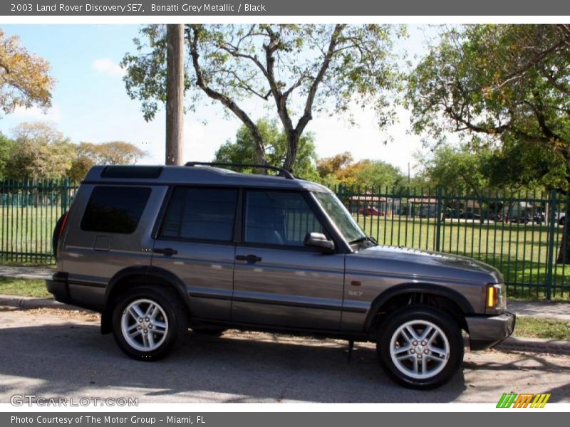 Bonatti Grey Metallic / Black 2003 Land Rover Discovery SE7
