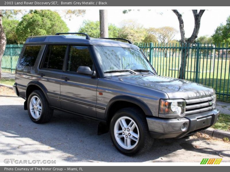 Bonatti Grey Metallic / Black 2003 Land Rover Discovery SE7