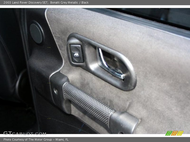 Bonatti Grey Metallic / Black 2003 Land Rover Discovery SE7