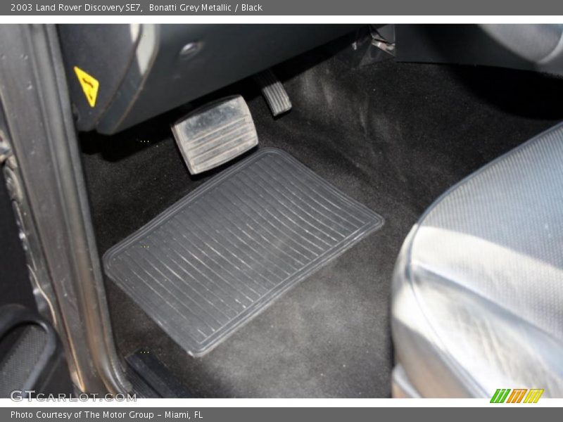 Bonatti Grey Metallic / Black 2003 Land Rover Discovery SE7