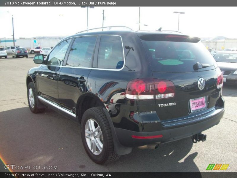 Black Uni / Pure Beige 2010 Volkswagen Touareg TDI 4XMotion