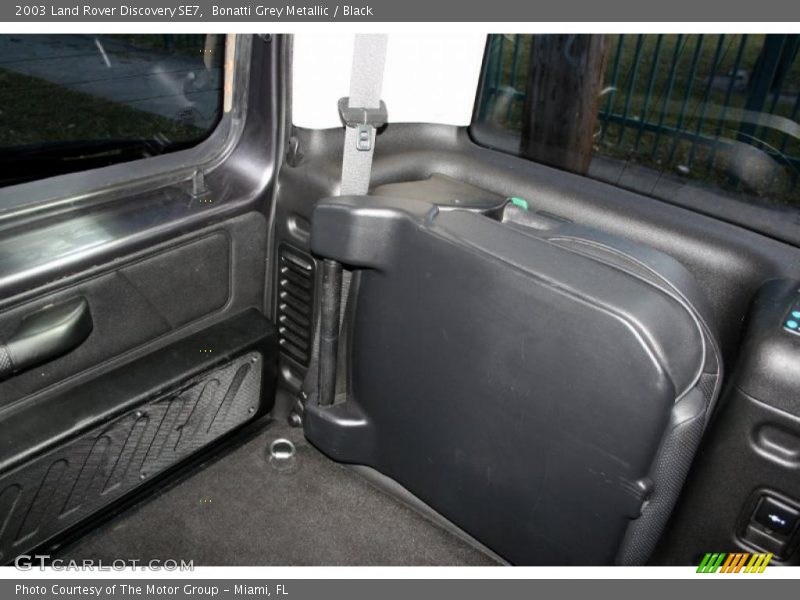 Bonatti Grey Metallic / Black 2003 Land Rover Discovery SE7