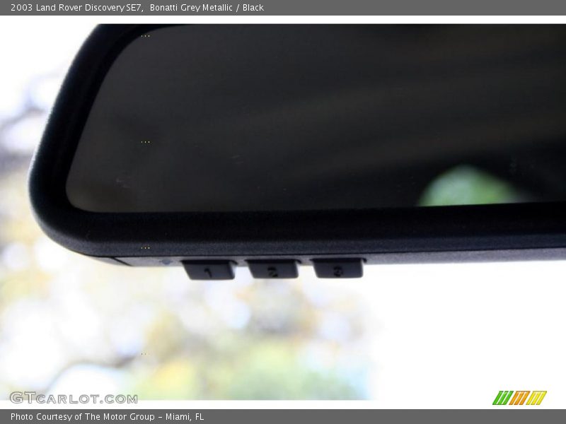 Bonatti Grey Metallic / Black 2003 Land Rover Discovery SE7