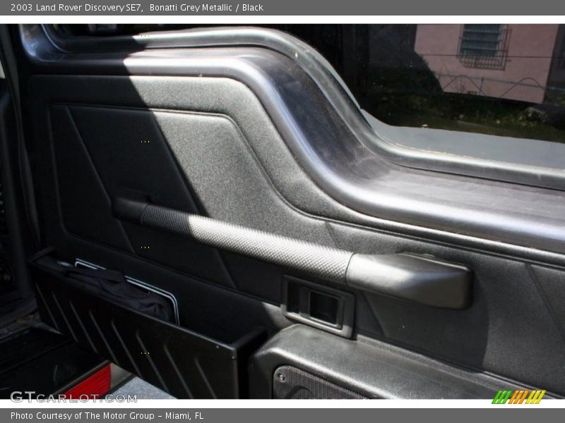 Bonatti Grey Metallic / Black 2003 Land Rover Discovery SE7