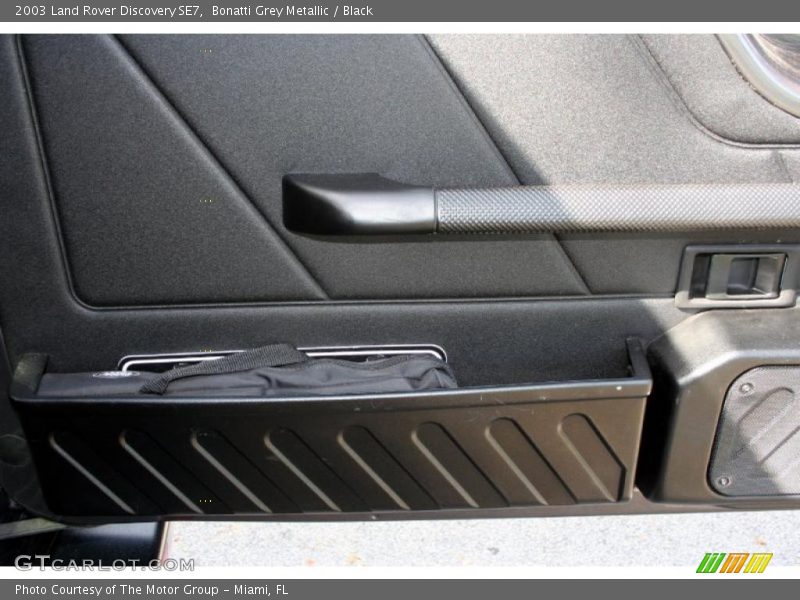 Bonatti Grey Metallic / Black 2003 Land Rover Discovery SE7