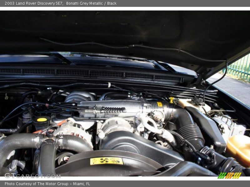 Bonatti Grey Metallic / Black 2003 Land Rover Discovery SE7