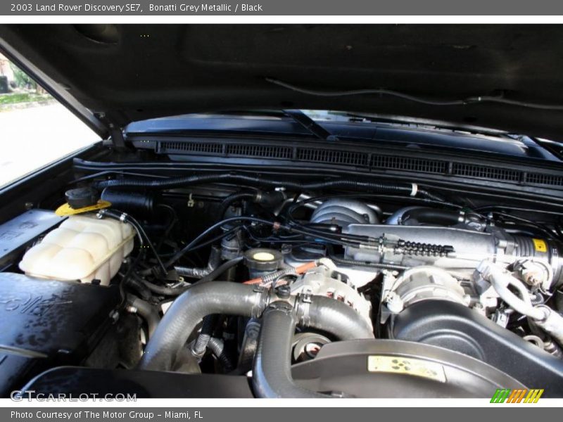 Bonatti Grey Metallic / Black 2003 Land Rover Discovery SE7
