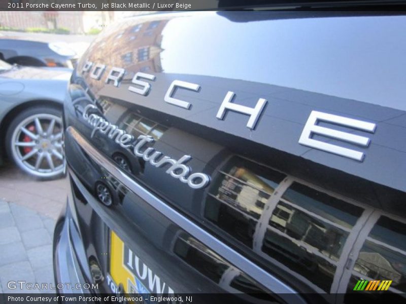 Jet Black Metallic / Luxor Beige 2011 Porsche Cayenne Turbo