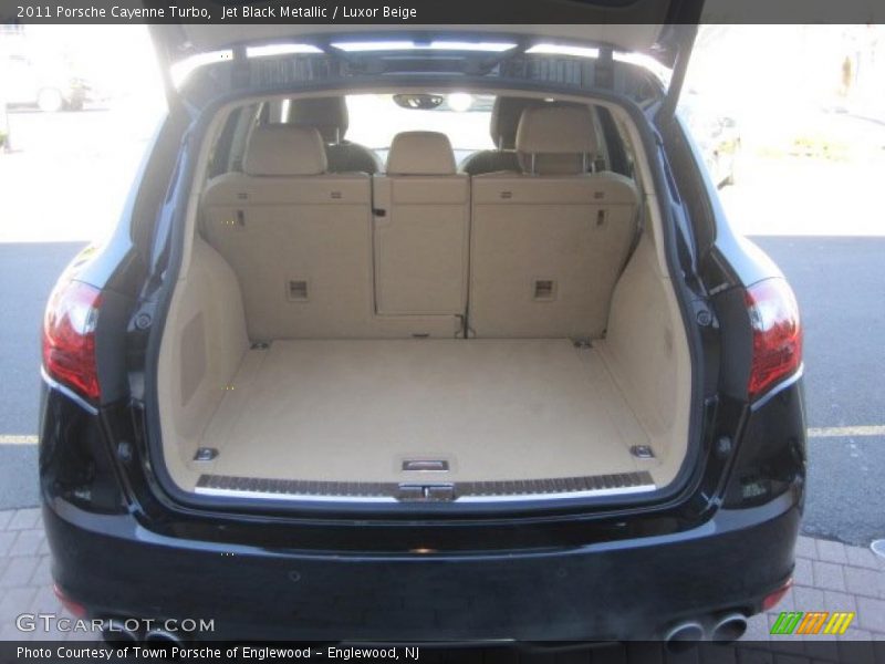  2011 Cayenne Turbo Trunk