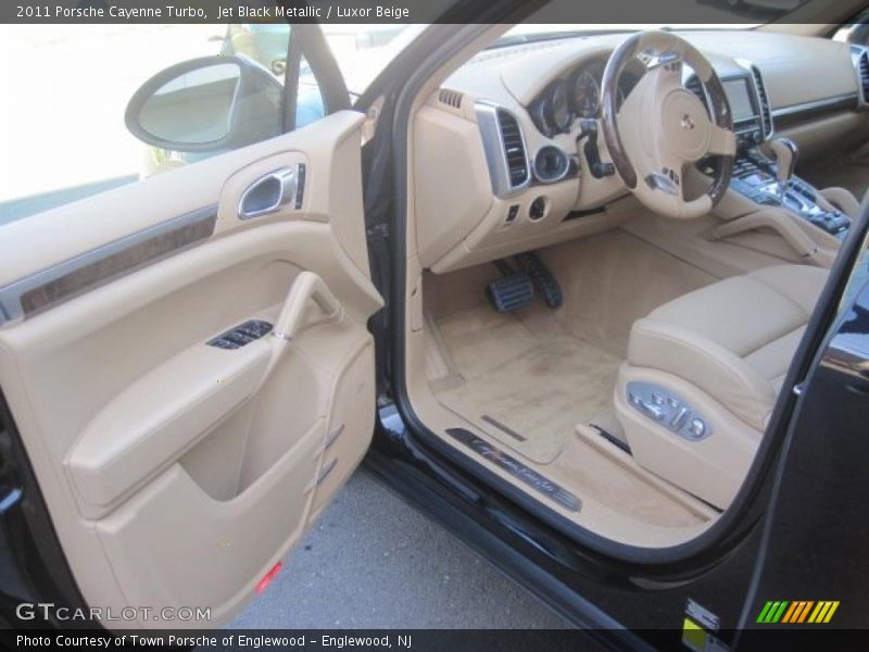 Jet Black Metallic / Luxor Beige 2011 Porsche Cayenne Turbo