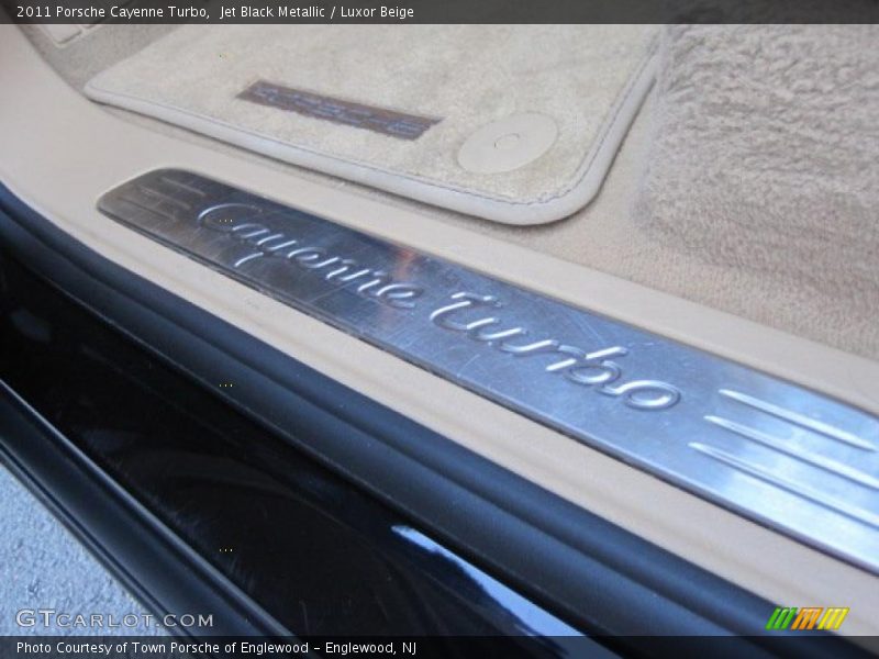  2011 Cayenne Turbo Logo