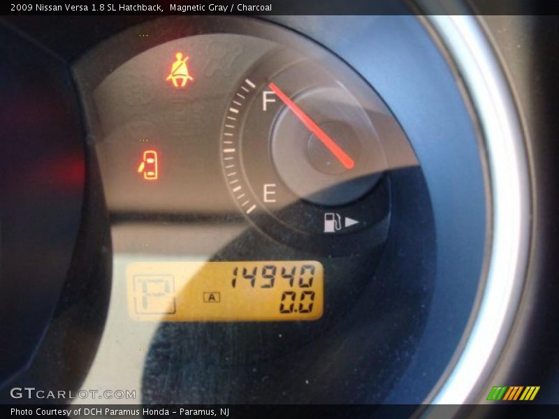 Magnetic Gray / Charcoal 2009 Nissan Versa 1.8 SL Hatchback