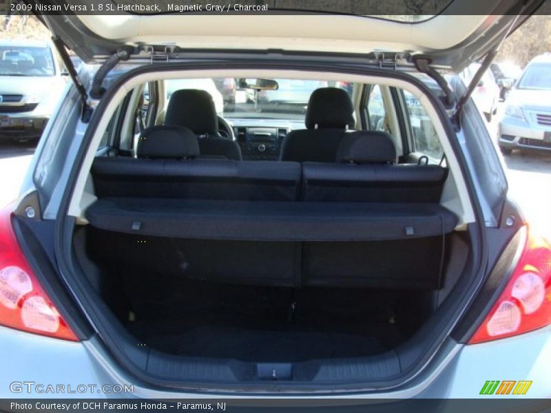 Magnetic Gray / Charcoal 2009 Nissan Versa 1.8 SL Hatchback