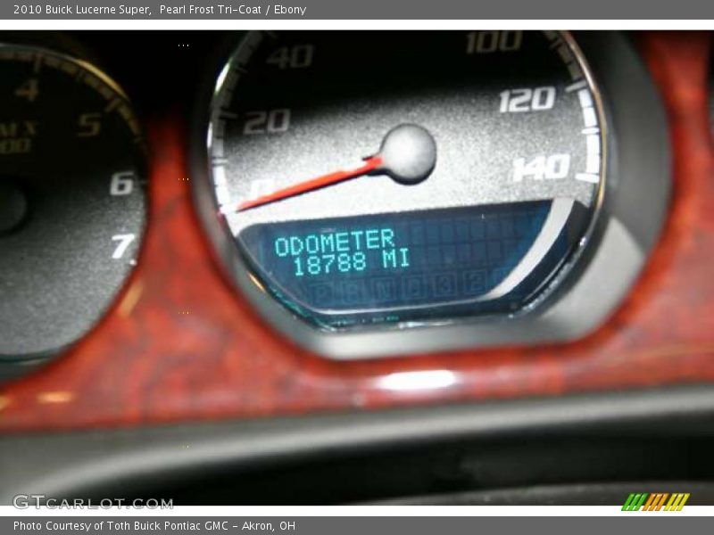 Pearl Frost Tri-Coat / Ebony 2010 Buick Lucerne Super