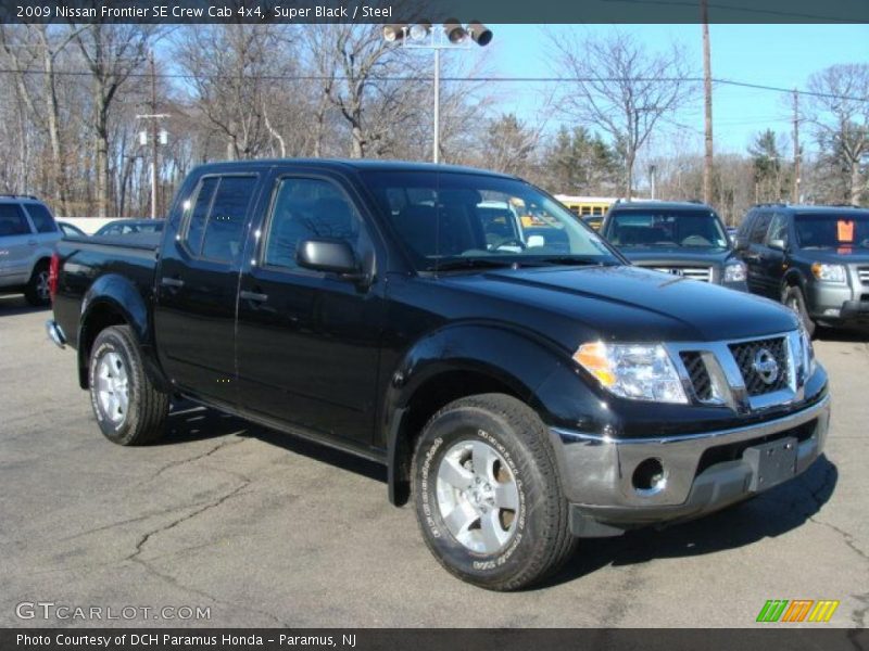 Front 3/4 View of 2009 Frontier SE Crew Cab 4x4