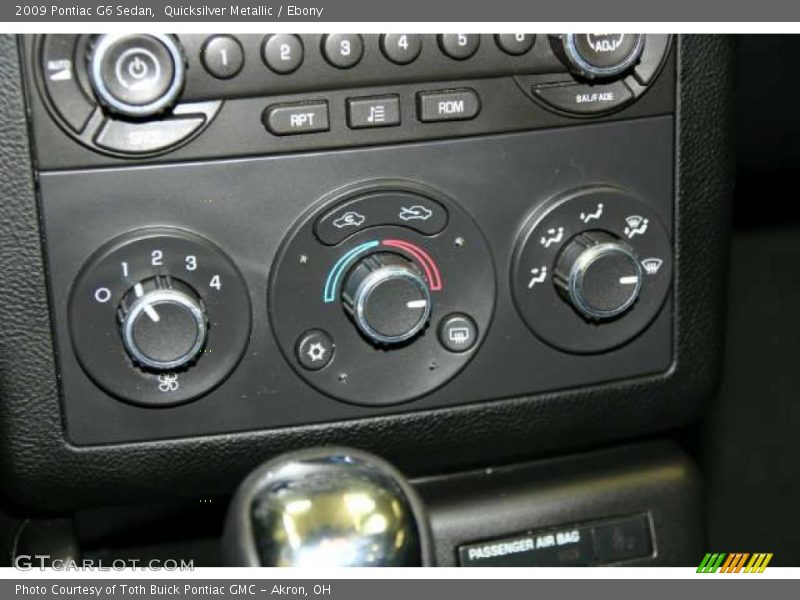 Quicksilver Metallic / Ebony 2009 Pontiac G6 Sedan