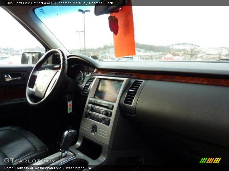 Cinnamon Metallic / Charcoal Black 2009 Ford Flex Limited AWD