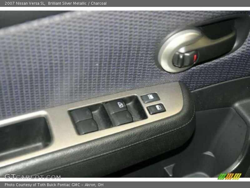 Brilliant Silver Metallic / Charcoal 2007 Nissan Versa SL