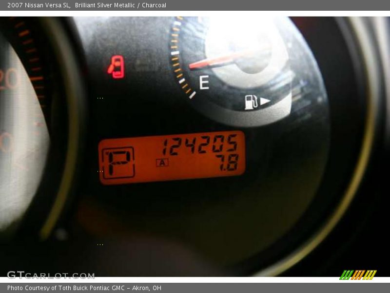 Brilliant Silver Metallic / Charcoal 2007 Nissan Versa SL