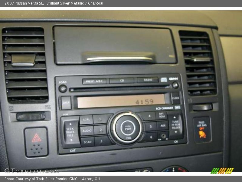 Brilliant Silver Metallic / Charcoal 2007 Nissan Versa SL