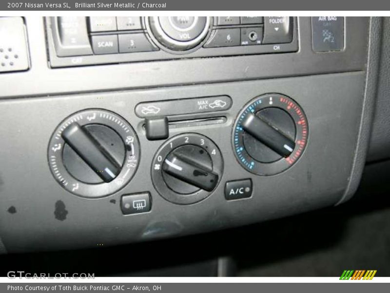 Brilliant Silver Metallic / Charcoal 2007 Nissan Versa SL