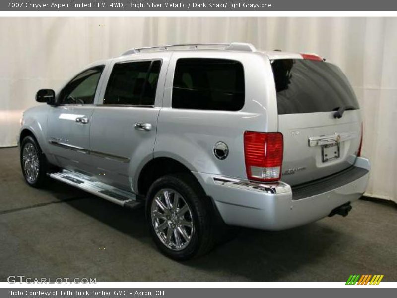 Bright Silver Metallic / Dark Khaki/Light Graystone 2007 Chrysler Aspen Limited HEMI 4WD