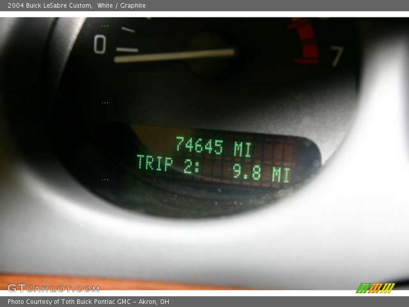 White / Graphite 2004 Buick LeSabre Custom
