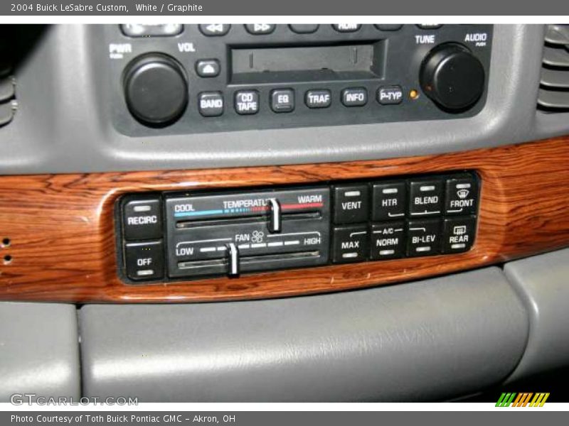 White / Graphite 2004 Buick LeSabre Custom