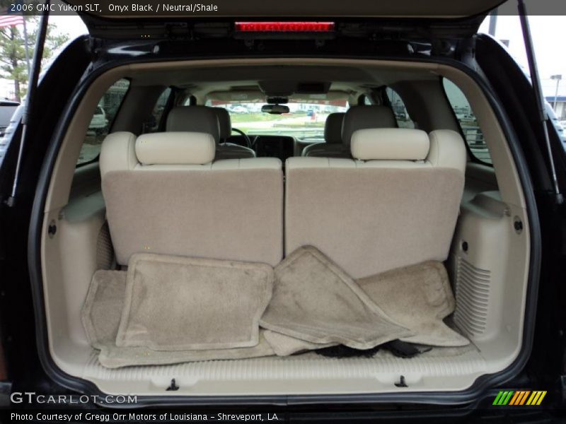 Onyx Black / Neutral/Shale 2006 GMC Yukon SLT